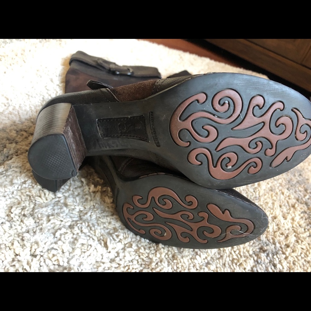 Boots - Picture 2 of 2